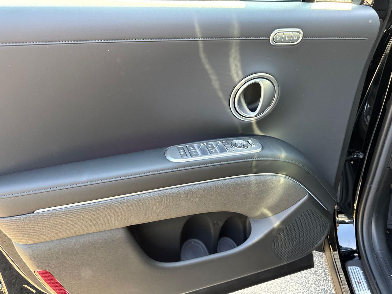 New 2026 Abyss Black HYUNDAI Calligraphy FWD image 11