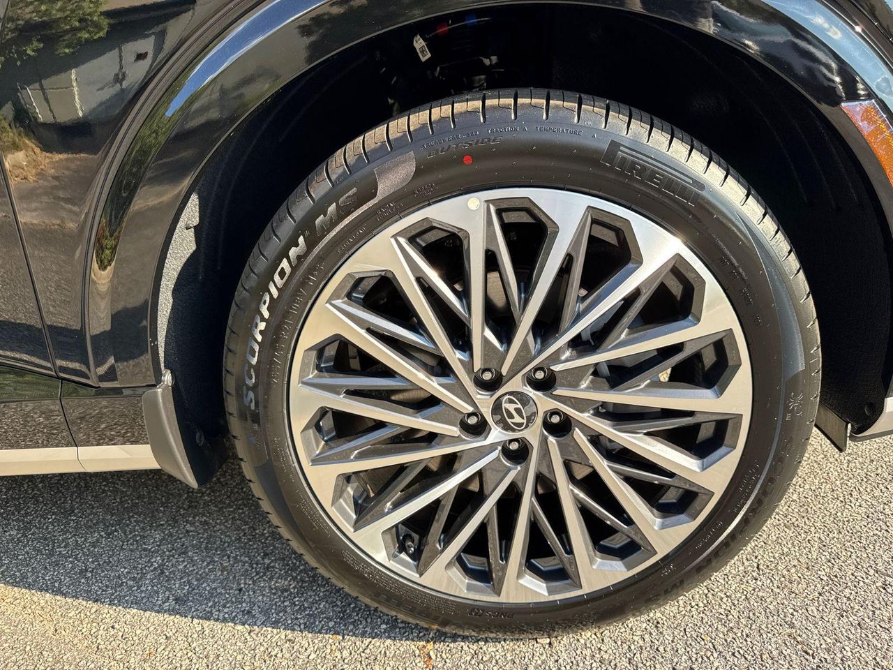 New 2026 Abyss Black HYUNDAI Calligraphy FWD image 13