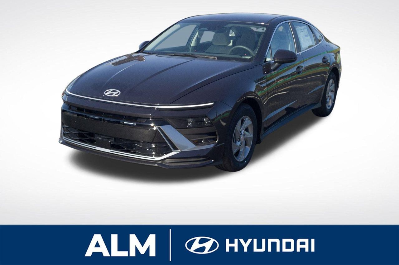 2026 Hyundai Sonata SE's photo
