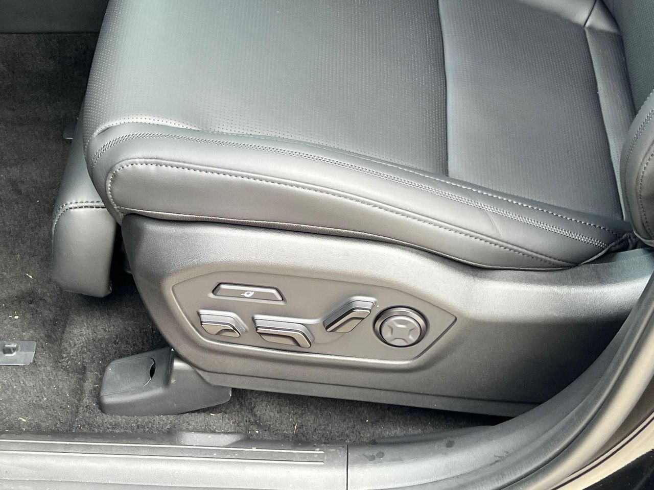 2026 Hyundai Santa Fe Calligraphy - Photo 11