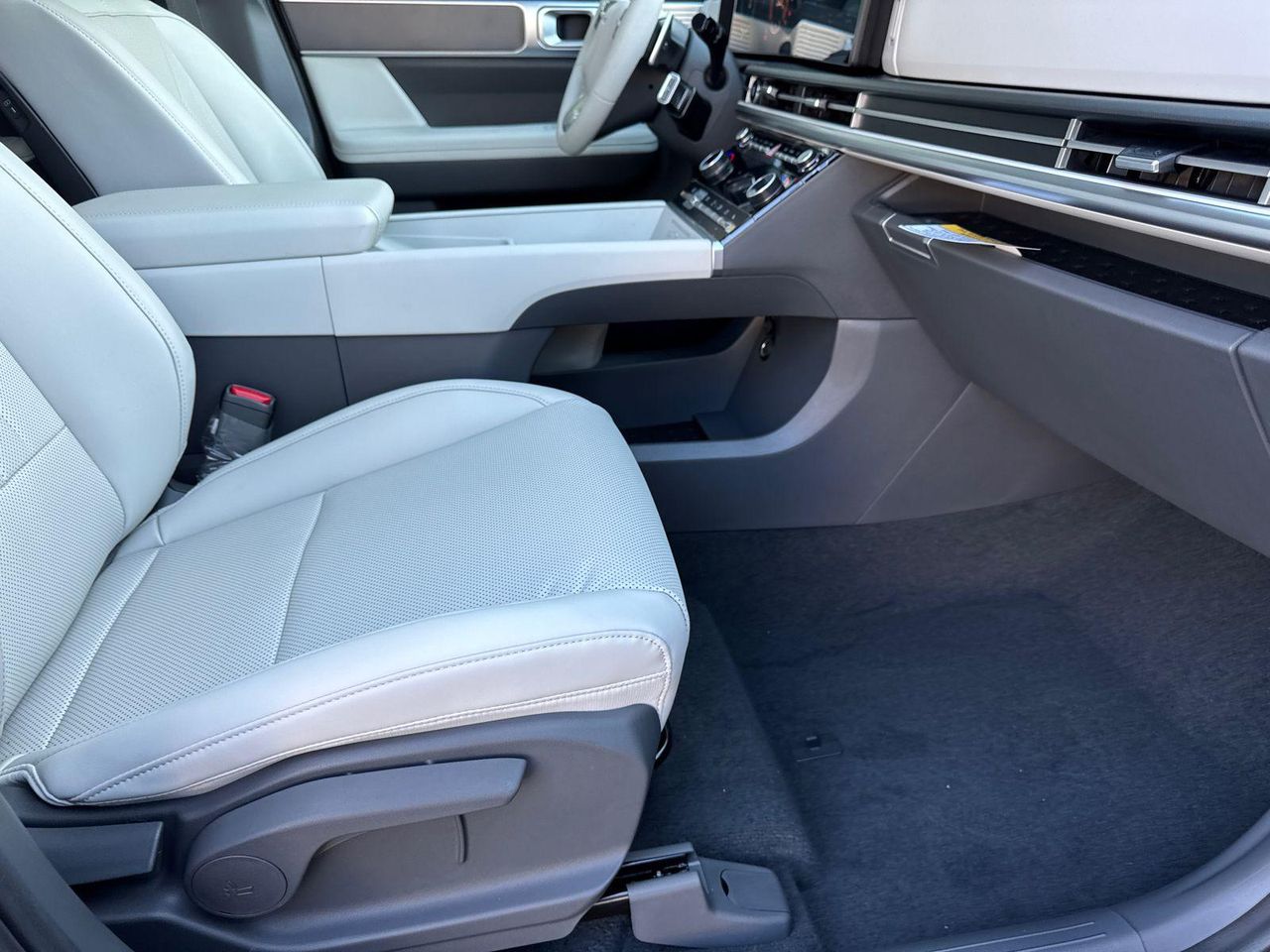 New 2026 Black Hyundai SEL AWD image 14