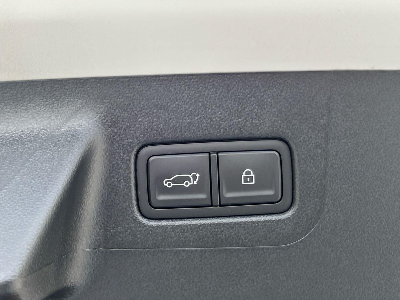 New 2026 Silver Hyundai SE image 14