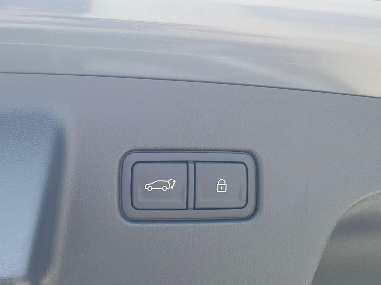 New 2026 Gray Pearl HYUNDAI Calligraphy FWD image 15
