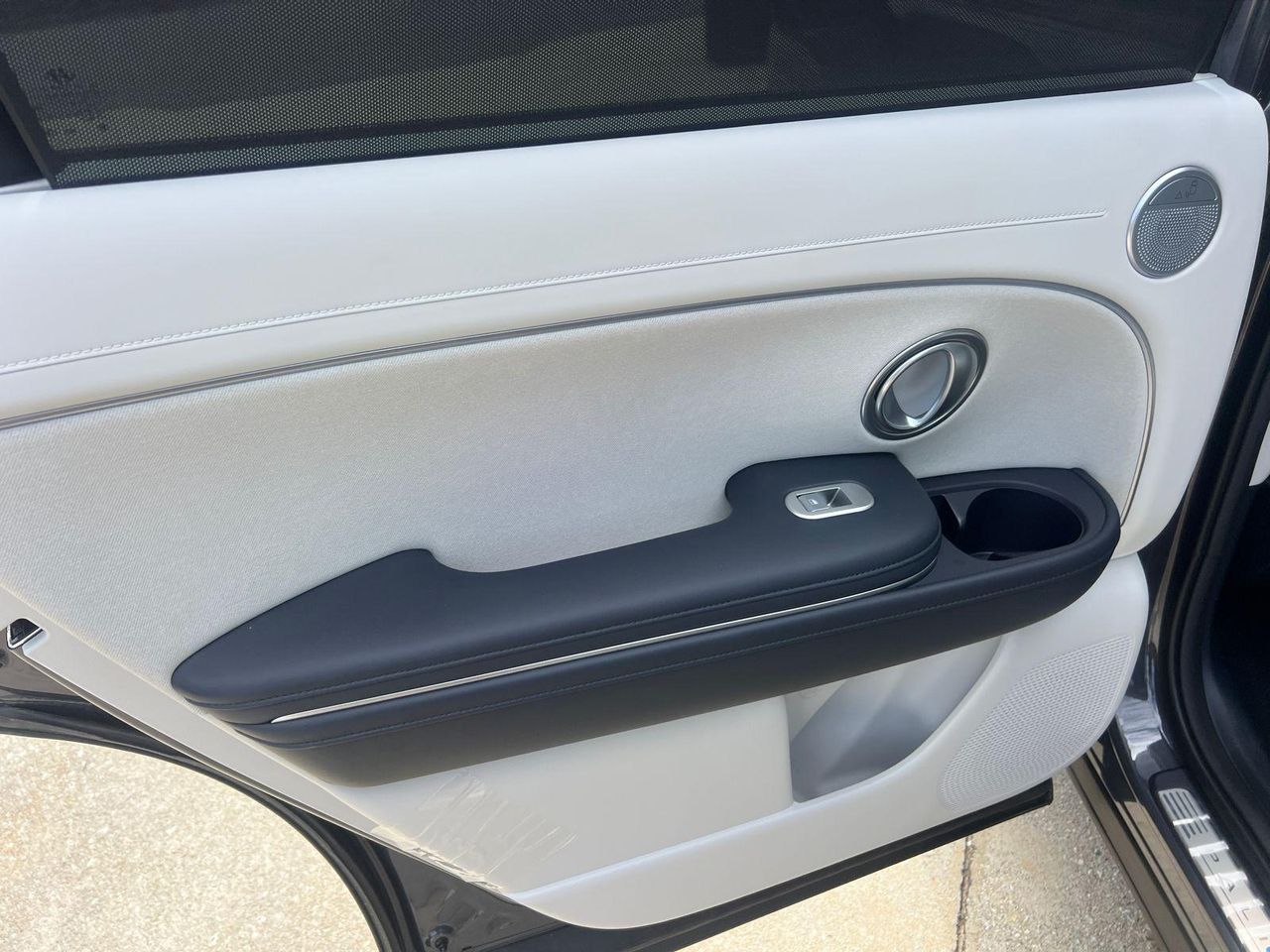 New 2026 Gray Pearl HYUNDAI Calligraphy FWD image 17