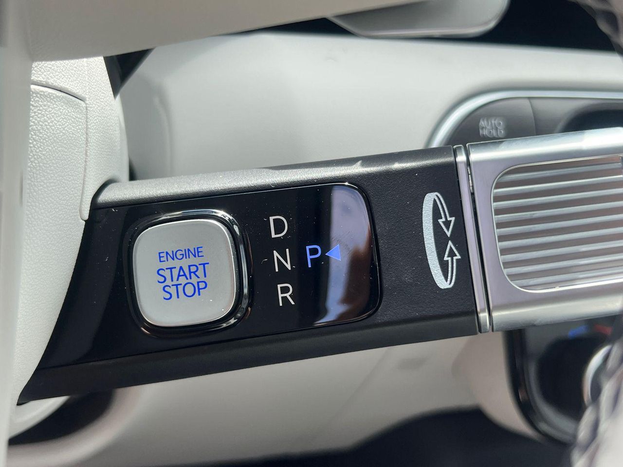 New 2026 Gray Pearl HYUNDAI Calligraphy FWD image 27