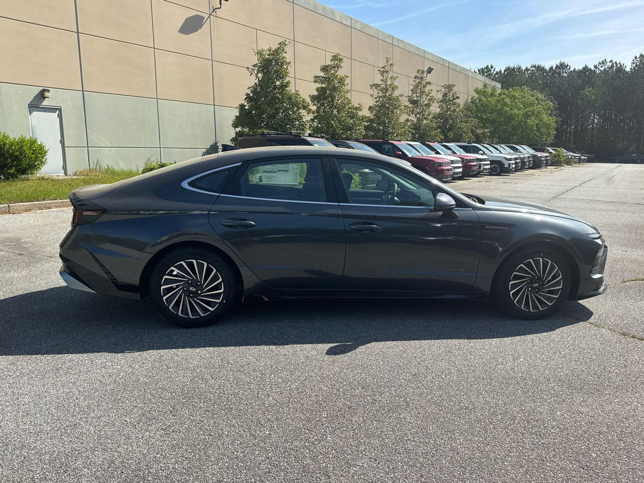 2025 Hyundai Sonata Hybrid SEL photo 4
