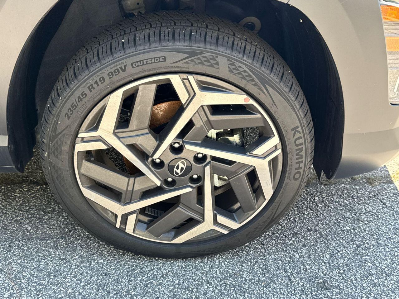 New 2026 Black Hyundai SEL Premium AWD image 13