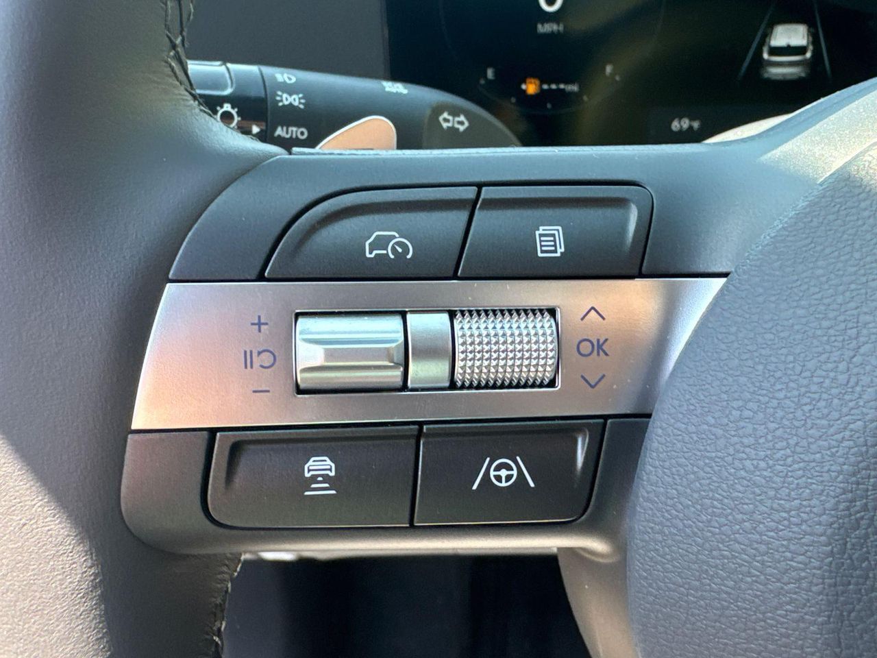 New 2026 Black Hyundai SEL Premium AWD image 26