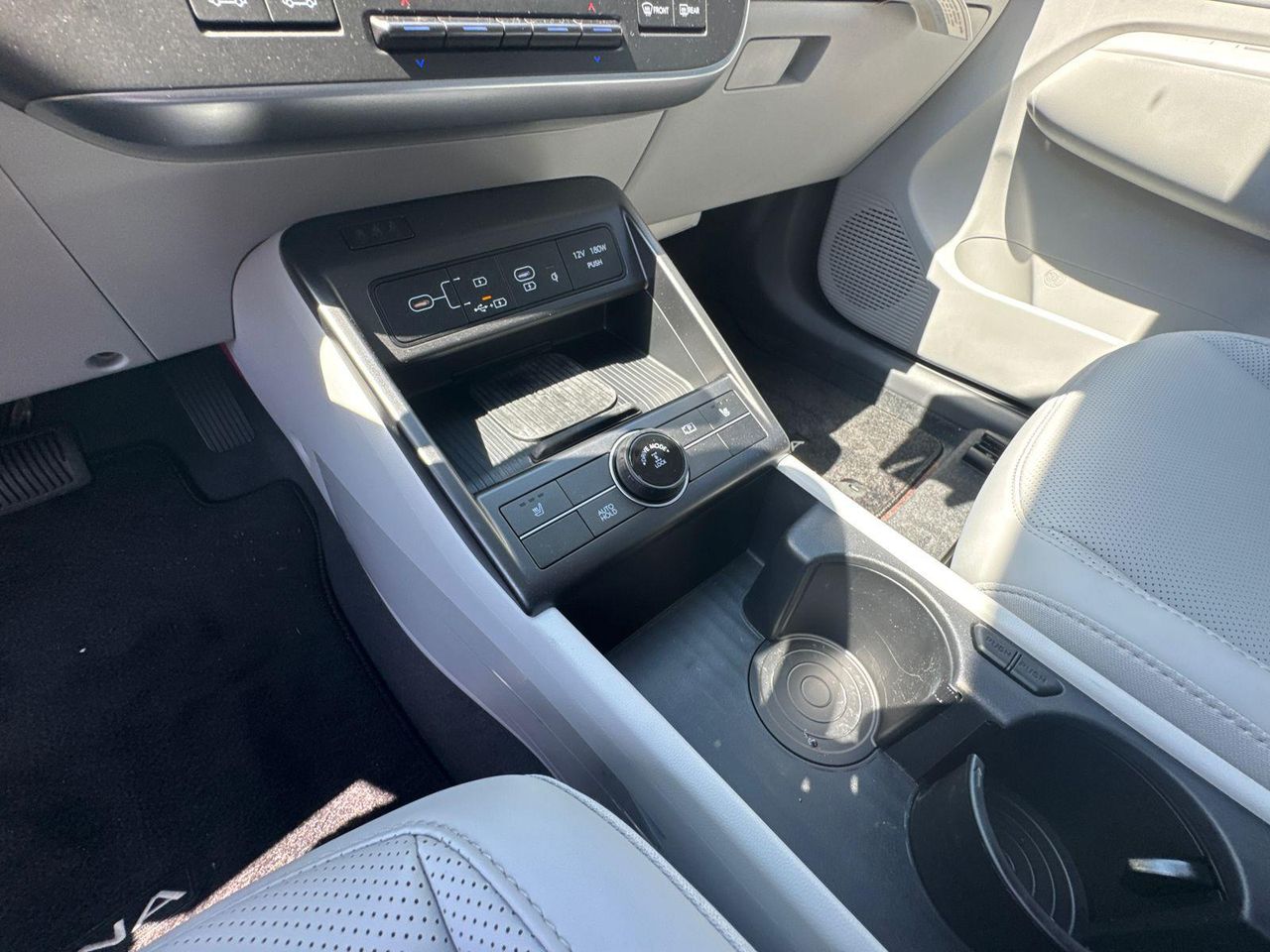 New 2026 Black Hyundai SEL Premium AWD image 31
