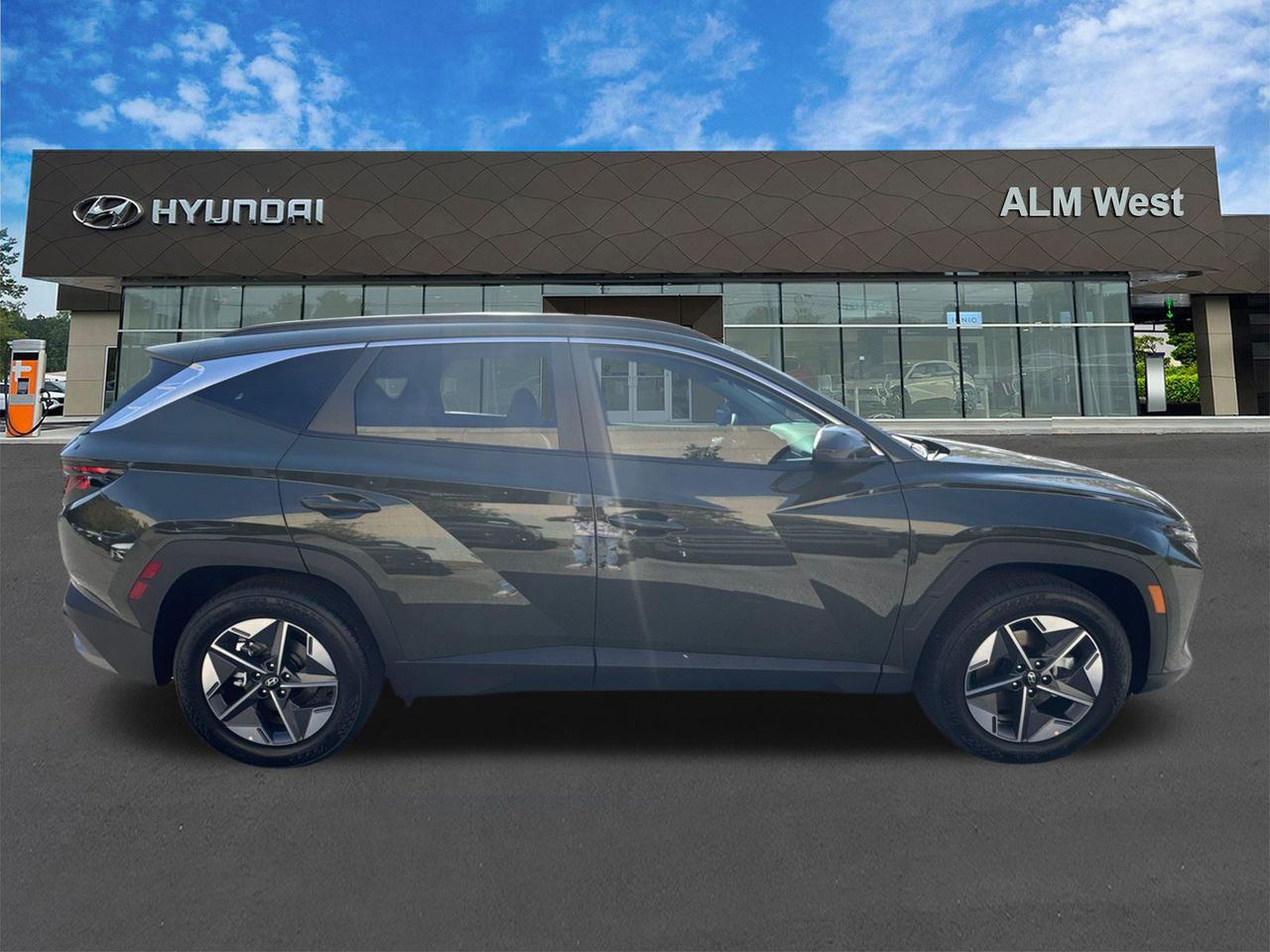 New 2026 Green HYUNDAI SEL FWD image 5