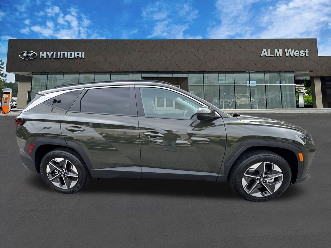 New 2026 Green HYUNDAI SEL FWD image 5