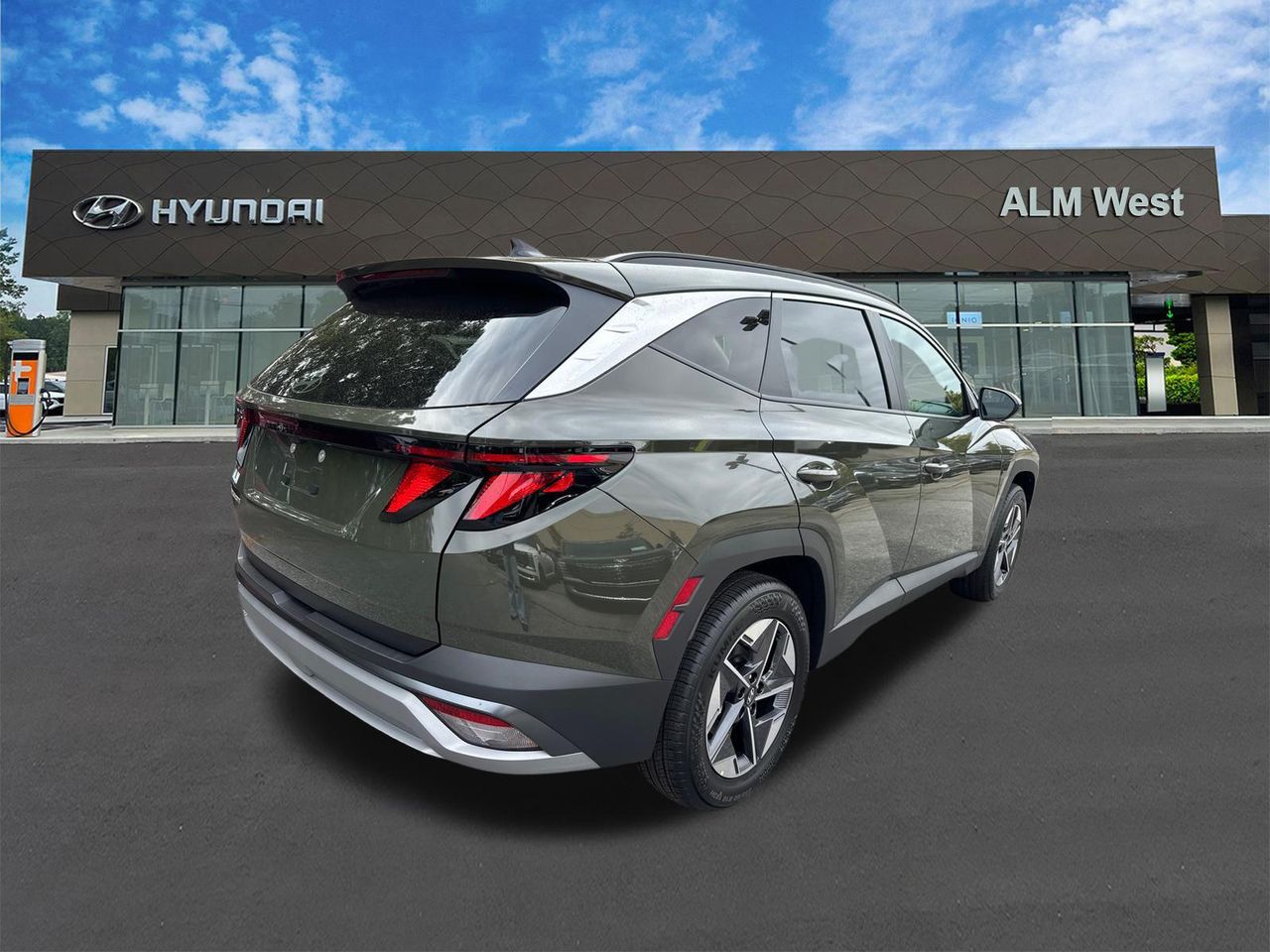 New 2026 Green HYUNDAI SEL FWD image 6