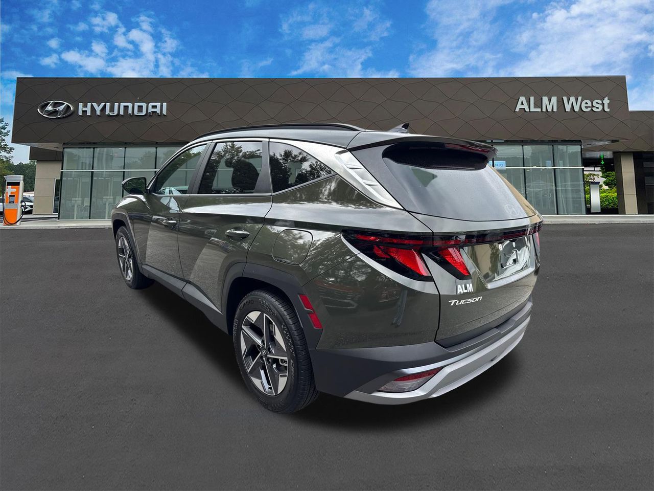 New 2026 Green HYUNDAI SEL FWD image 8