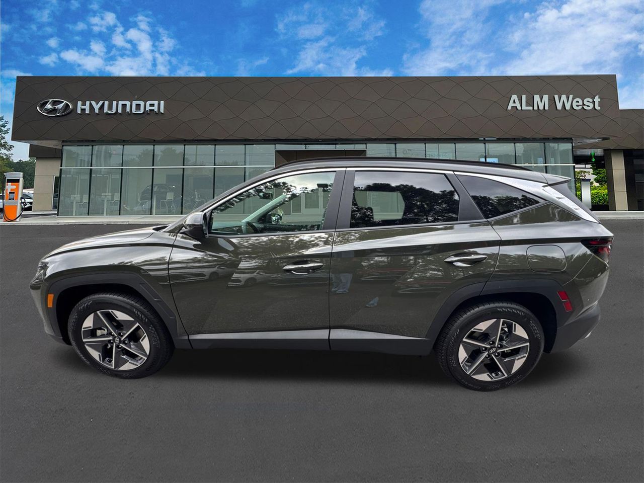New 2026 Green HYUNDAI SEL FWD image 9