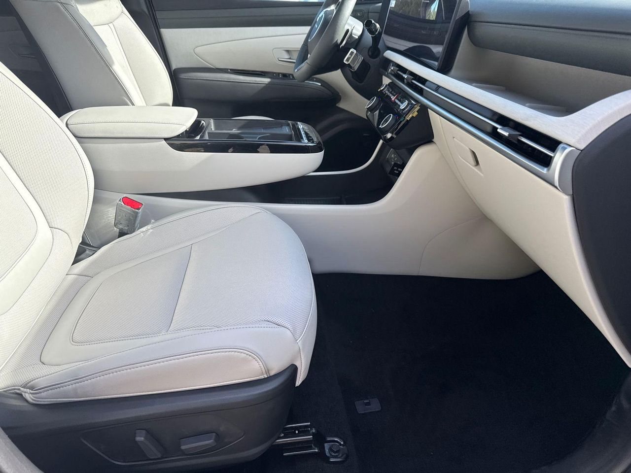 New 2026 White Hyundai Limited FWD image 14