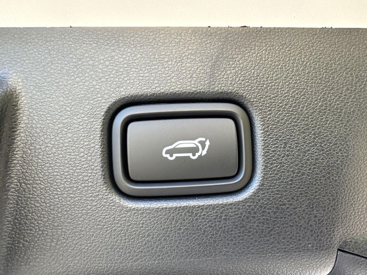 New 2026 White Hyundai Limited FWD image 20