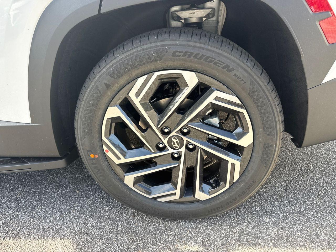 New 2026 White Hyundai Limited FWD image 21