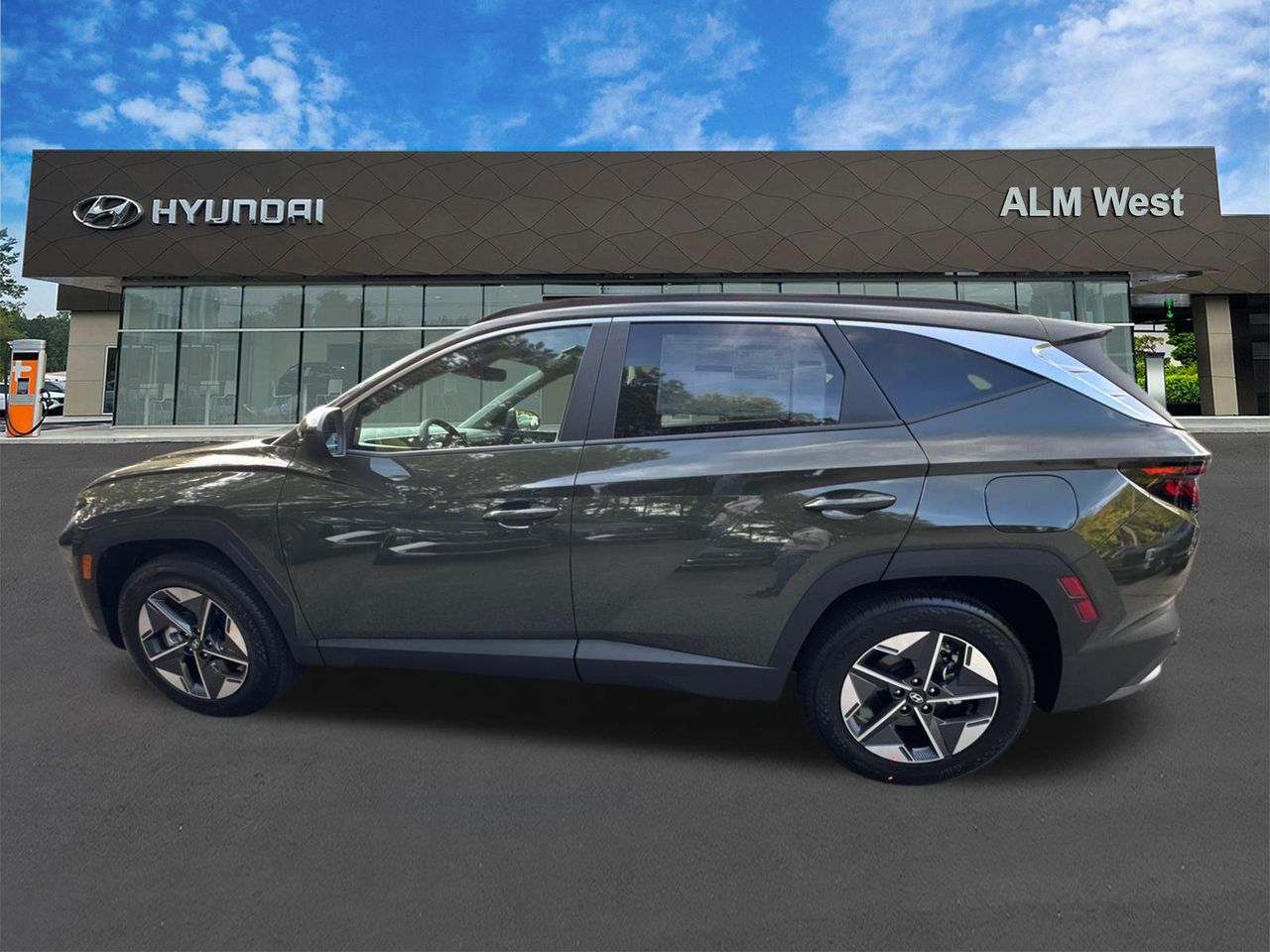 New 2026 Green HYUNDAI SEL FWD image 9