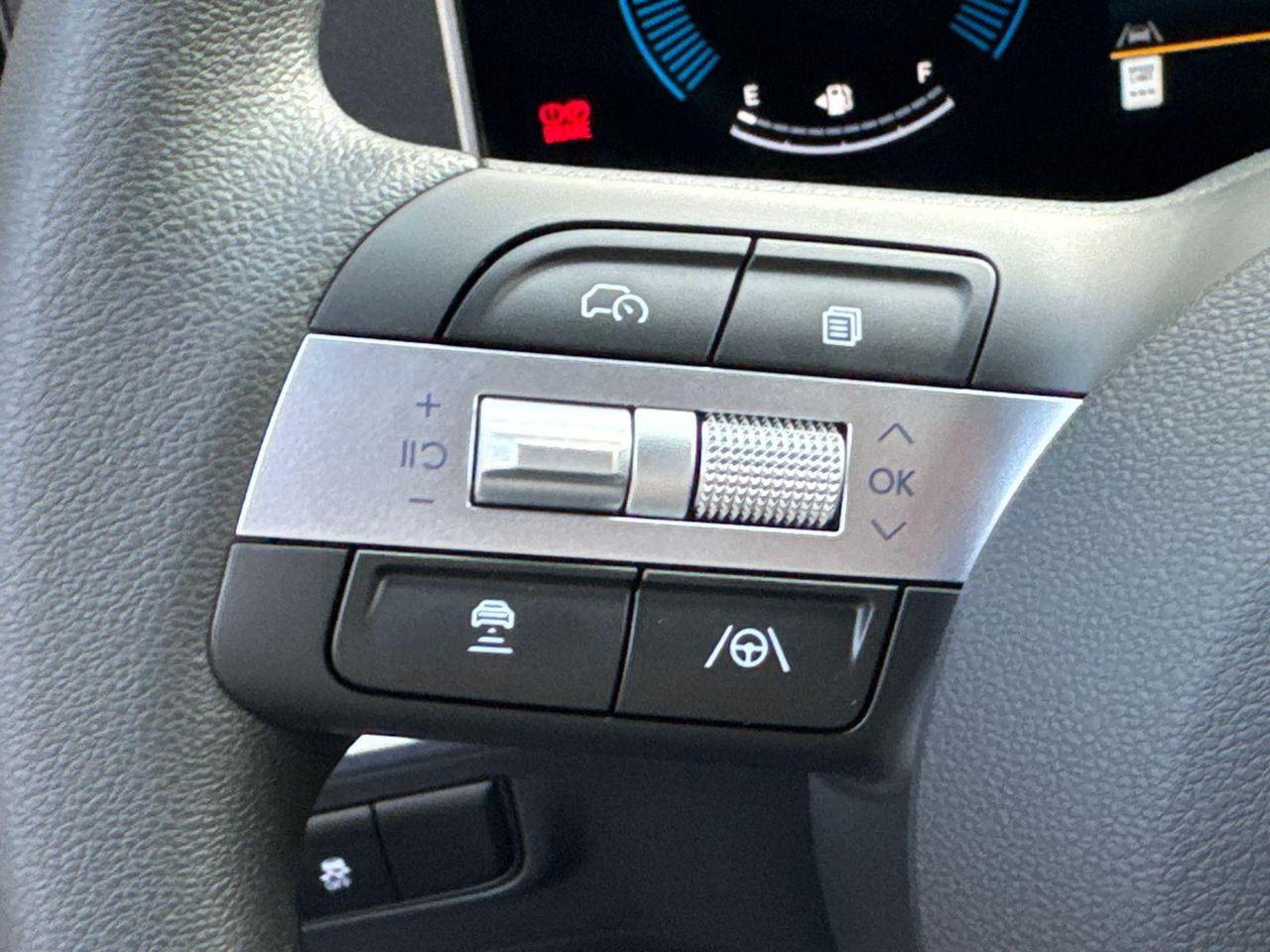 New 2026 Green HYUNDAI SEL FWD image 26