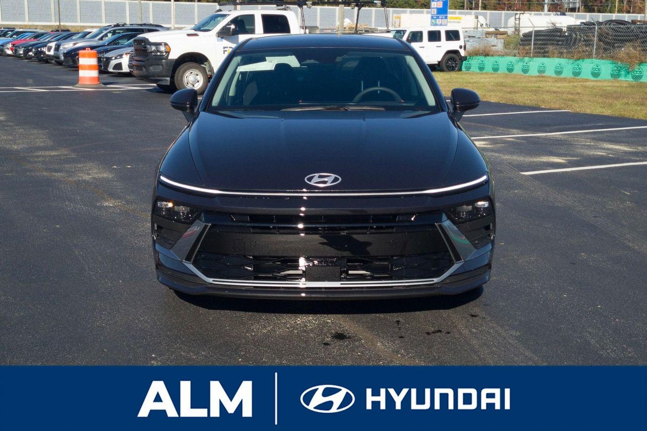 2026 Hyundai Sonata Hybrid Blue photo 2