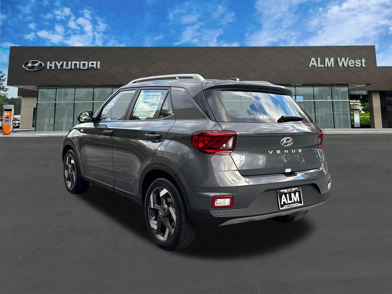 New 2026 Gray HYUNDAI SEL image 8