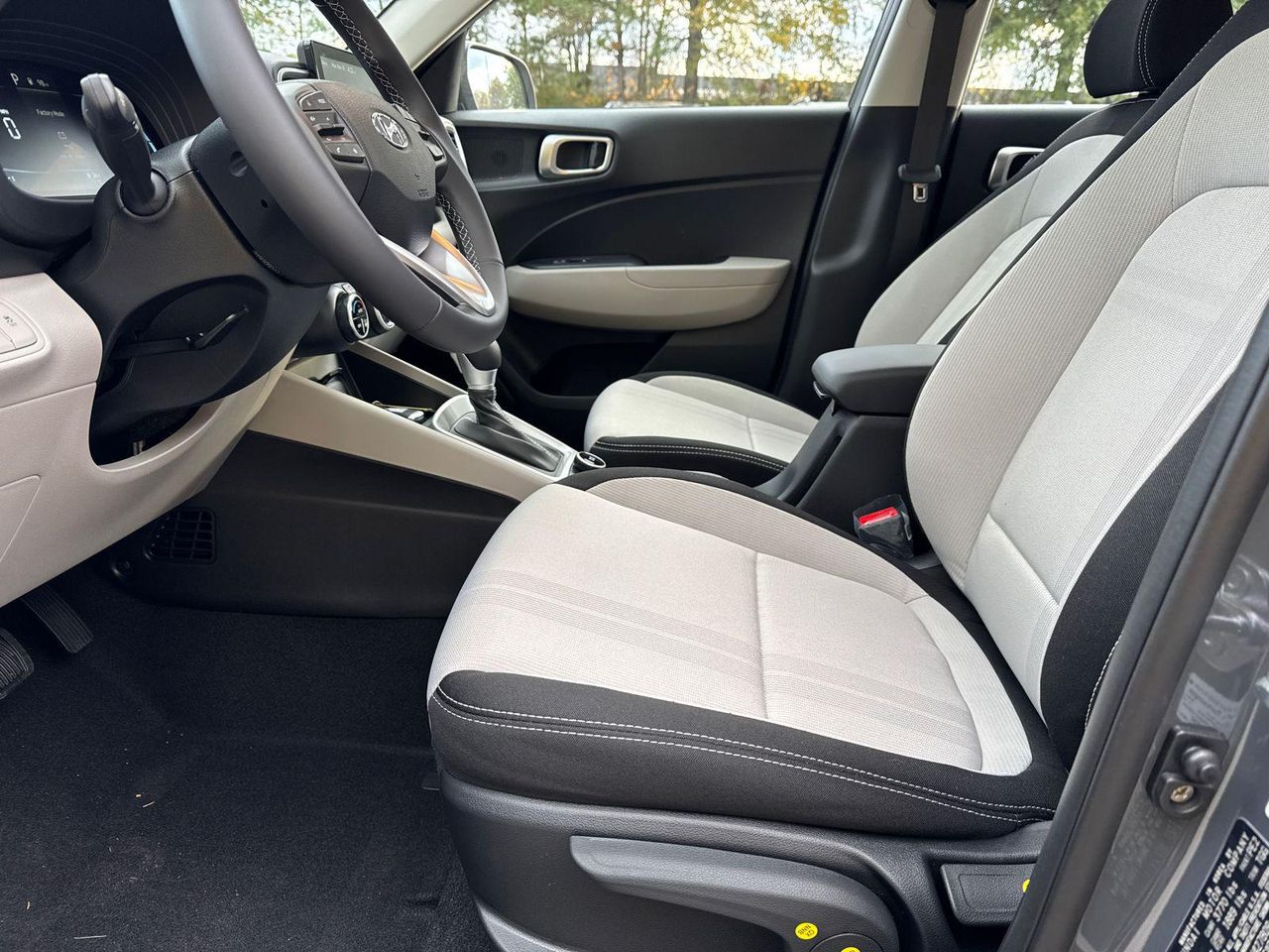 New 2026 Gray HYUNDAI SEL image 10