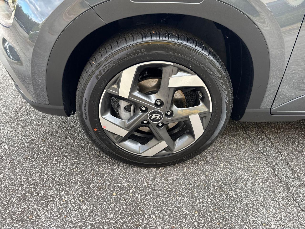 New 2026 Gray HYUNDAI SEL image 12