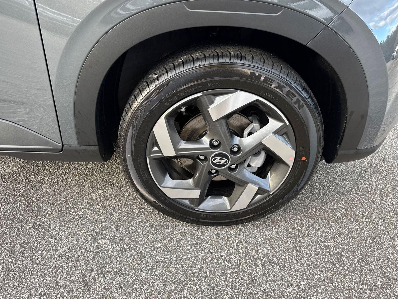New 2026 Gray HYUNDAI SEL image 13
