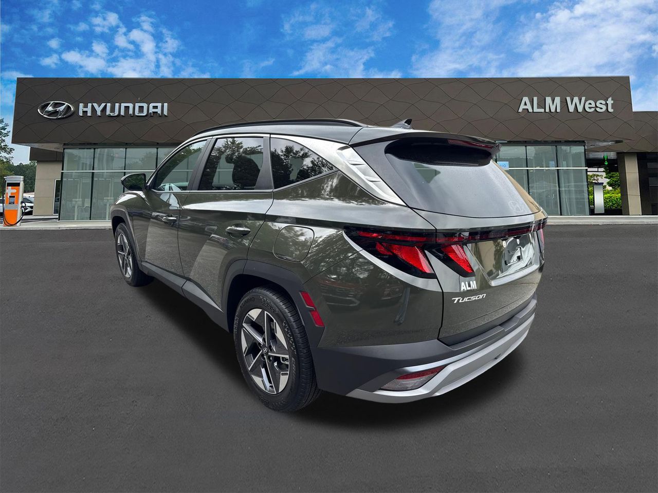 New 2026 Green HYUNDAI SEL FWD image 8