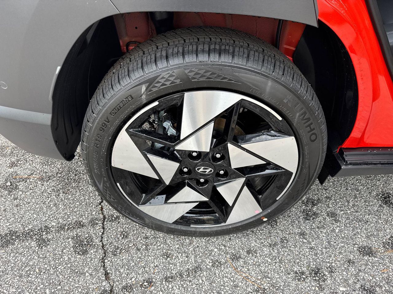 New 2026 Orange HYUNDAI Limited FWD image 18