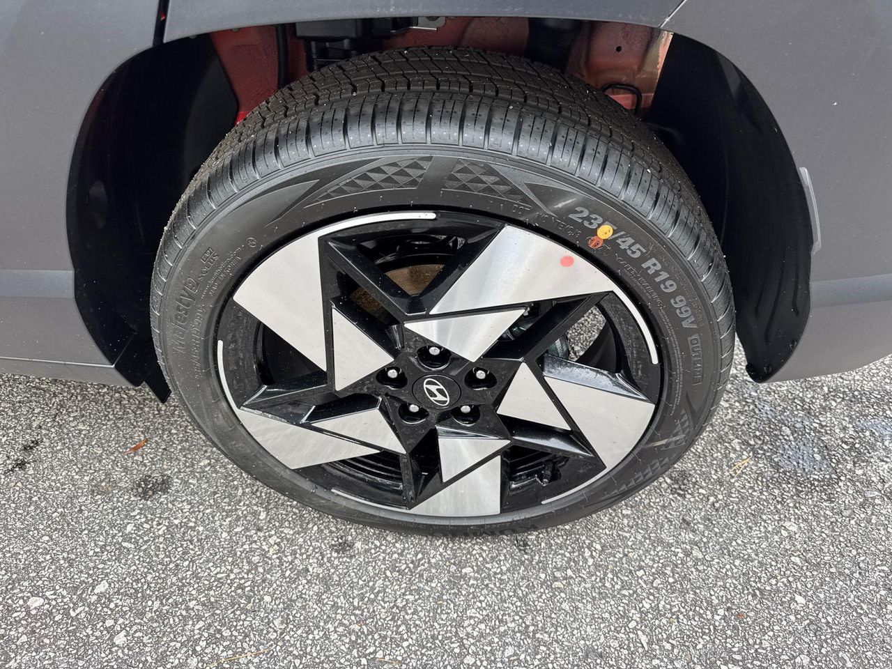 New 2026 Orange HYUNDAI Limited FWD image 21
