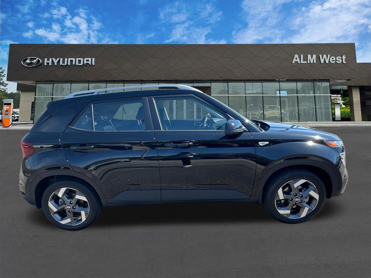 New 2026 Black HYUNDAI SEL image 5