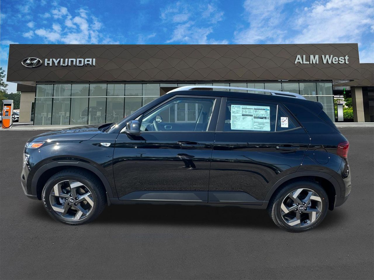 New 2026 Black HYUNDAI SEL image 9