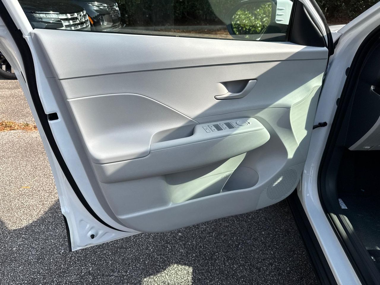 New 2026 White HYUNDAI SE FWD image 11