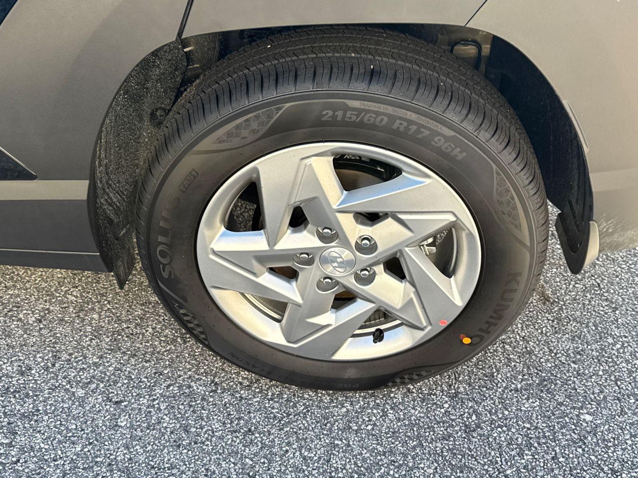New 2026 Black Hyundai SE FWD image 20