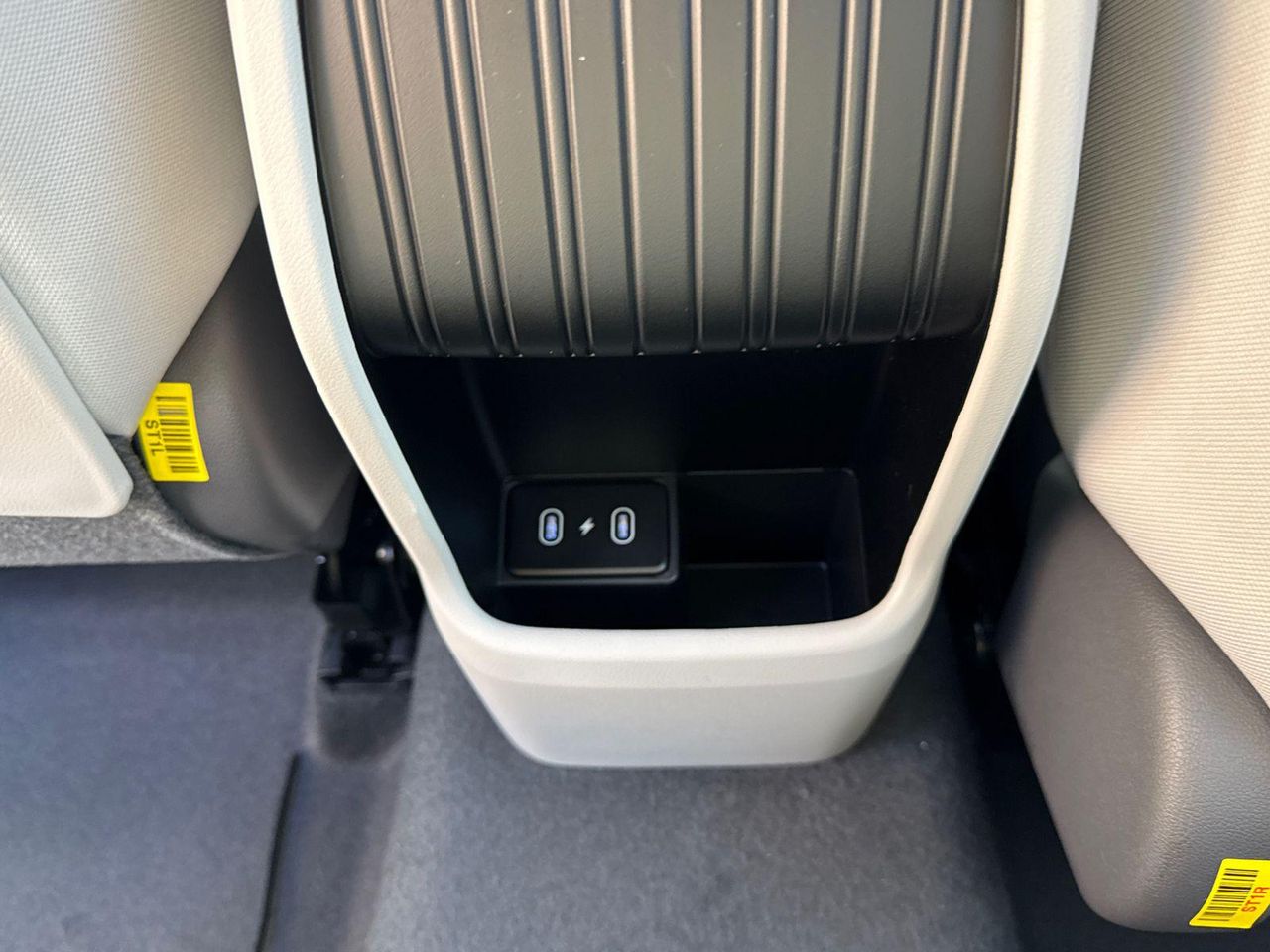 New 2026 Black Hyundai SE FWD image 25
