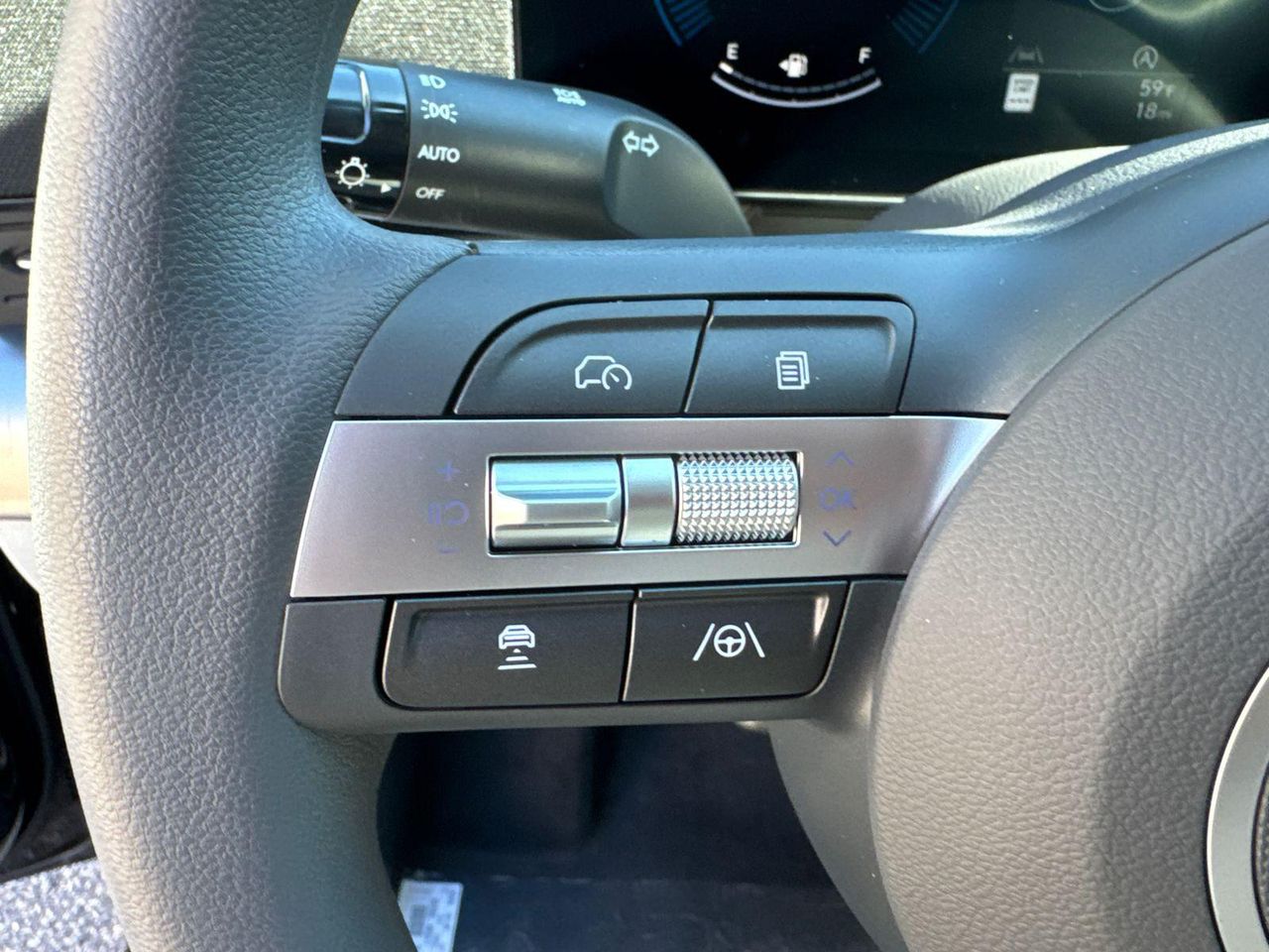 New 2026 Black Hyundai SE FWD image 27