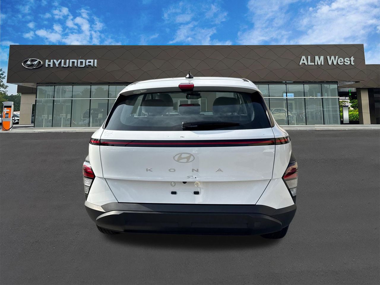 New 2026 White HYUNDAI SE FWD image 7