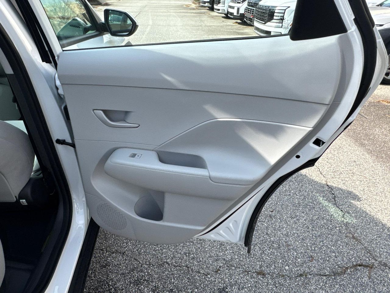 New 2026 White HYUNDAI SE FWD image 17