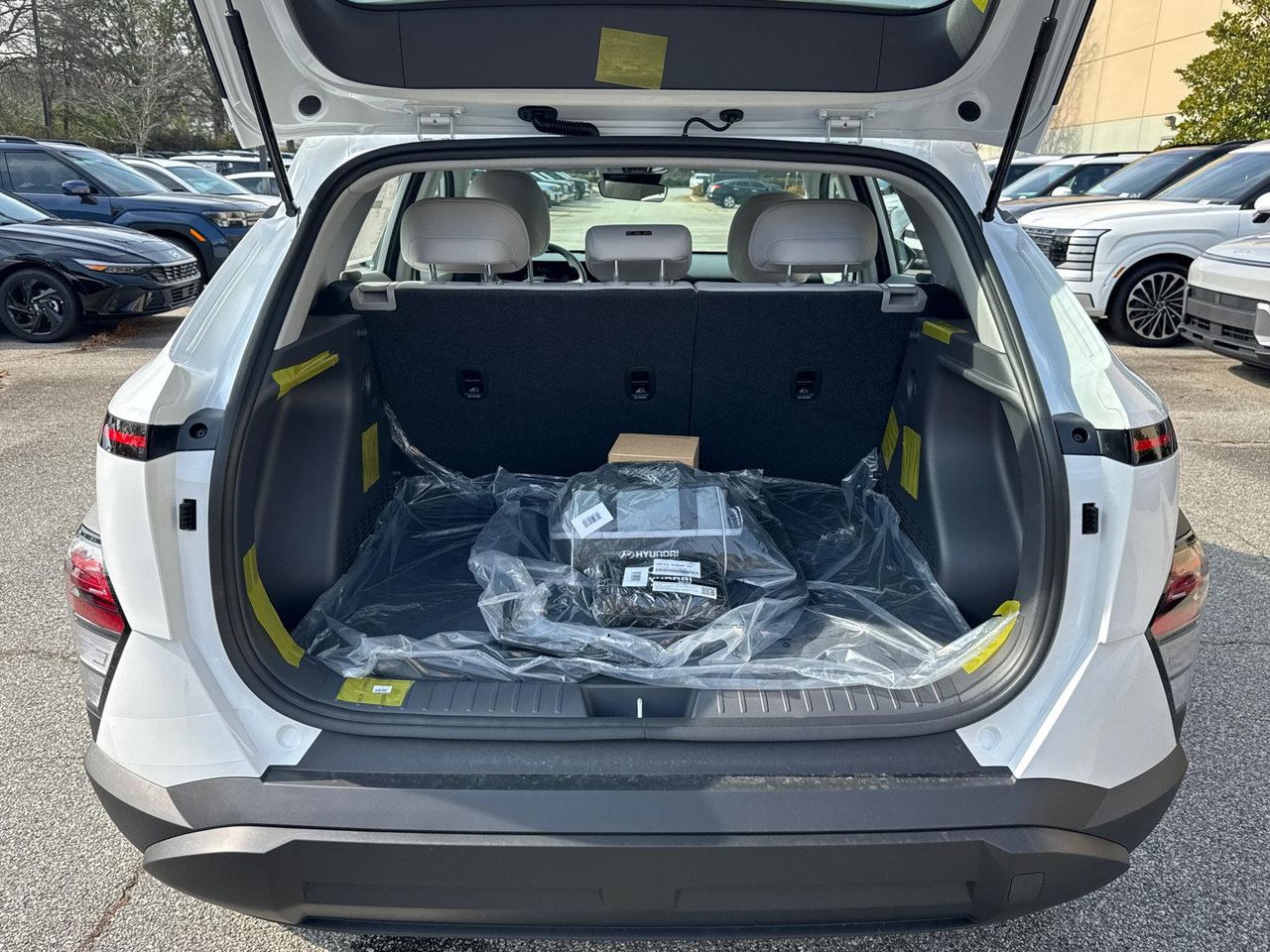 New 2026 White HYUNDAI SE FWD image 19