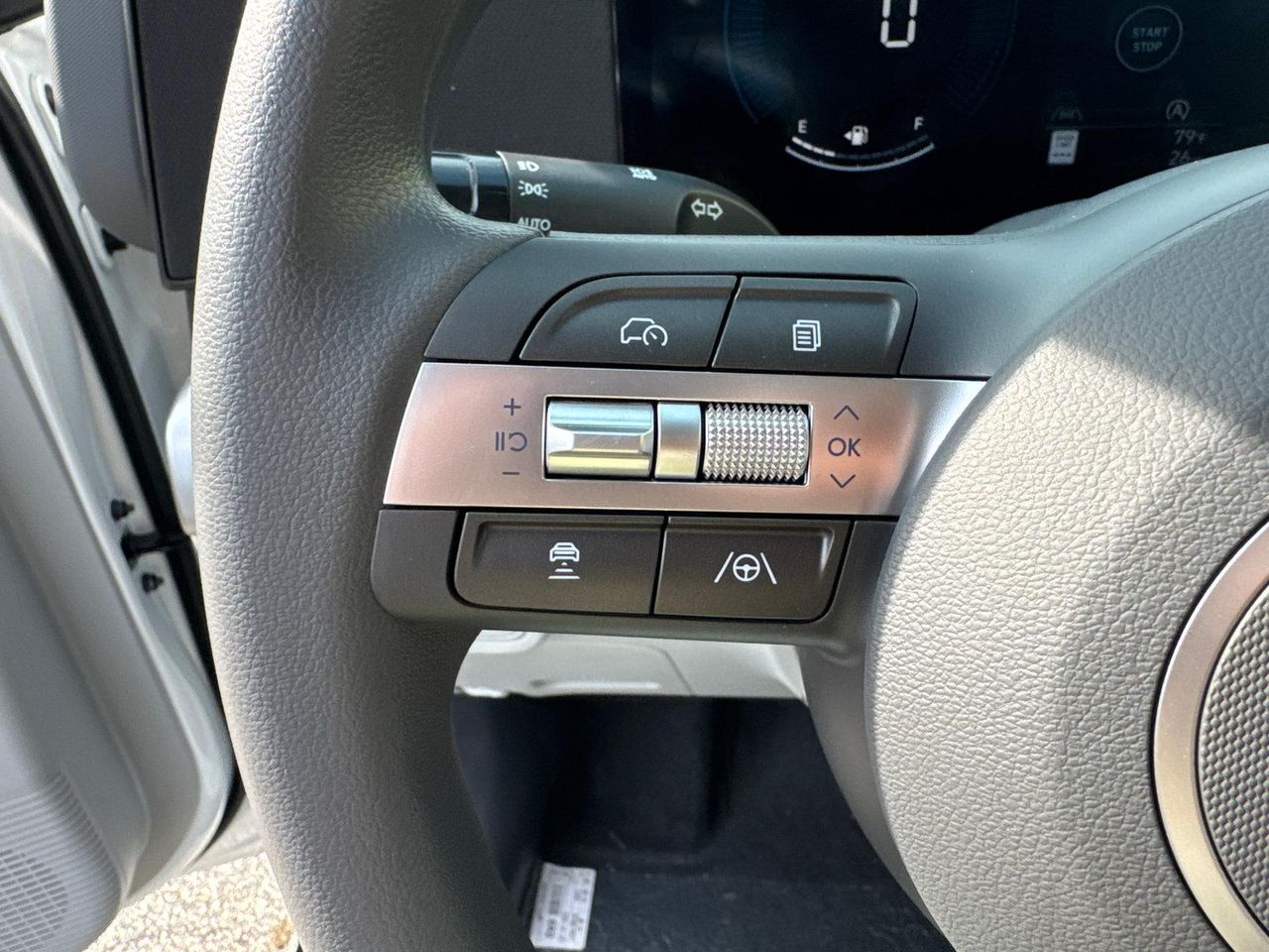 New 2026 White HYUNDAI SE FWD image 26