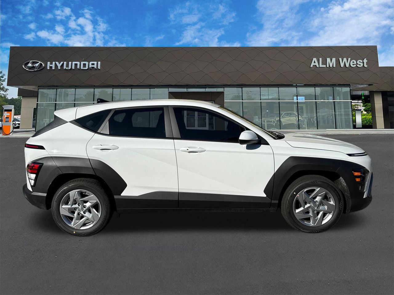 New 2026 White HYUNDAI SE FWD image 5