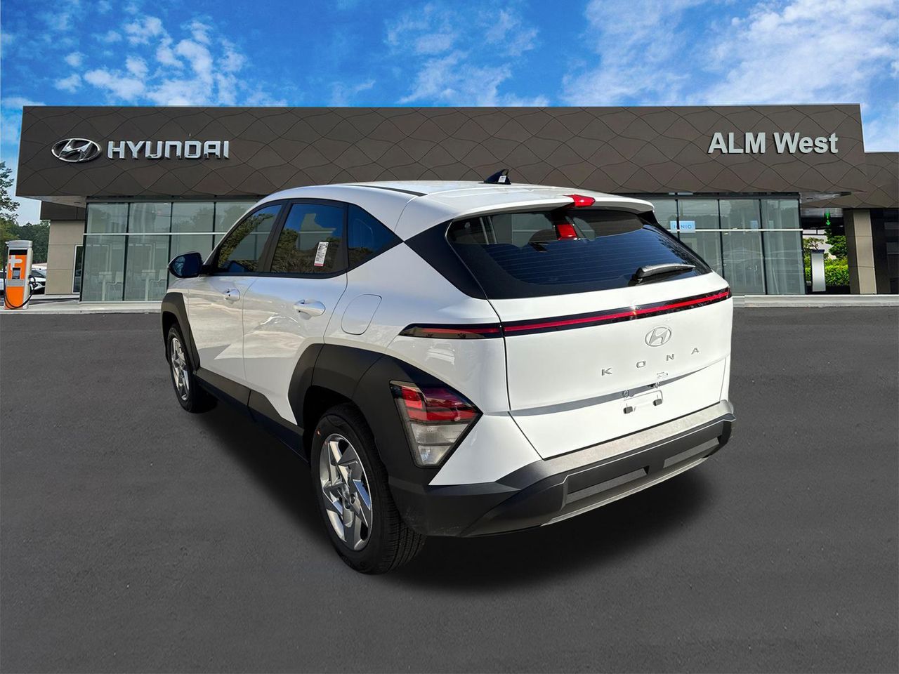 New 2026 White HYUNDAI SE FWD image 8
