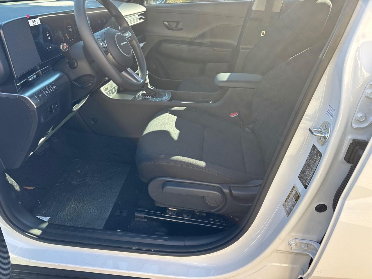 New 2026 White HYUNDAI SE FWD image 10