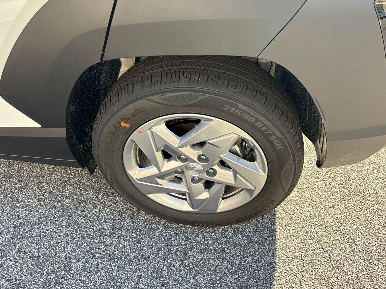 New 2026 White HYUNDAI SE FWD image 20