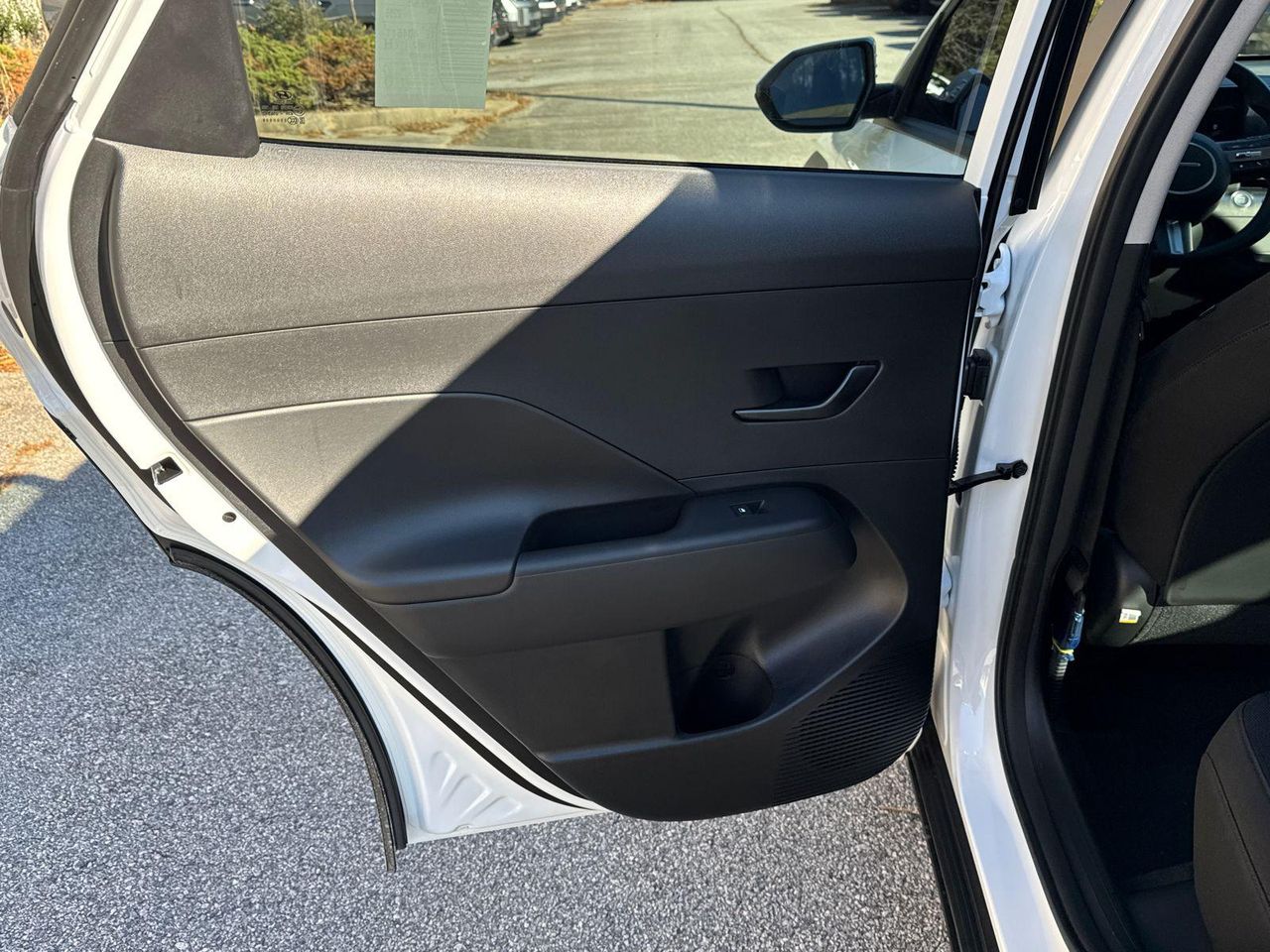 New 2026 White HYUNDAI SE FWD image 22