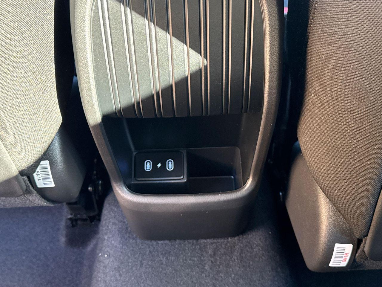 New 2026 White HYUNDAI SE FWD image 25