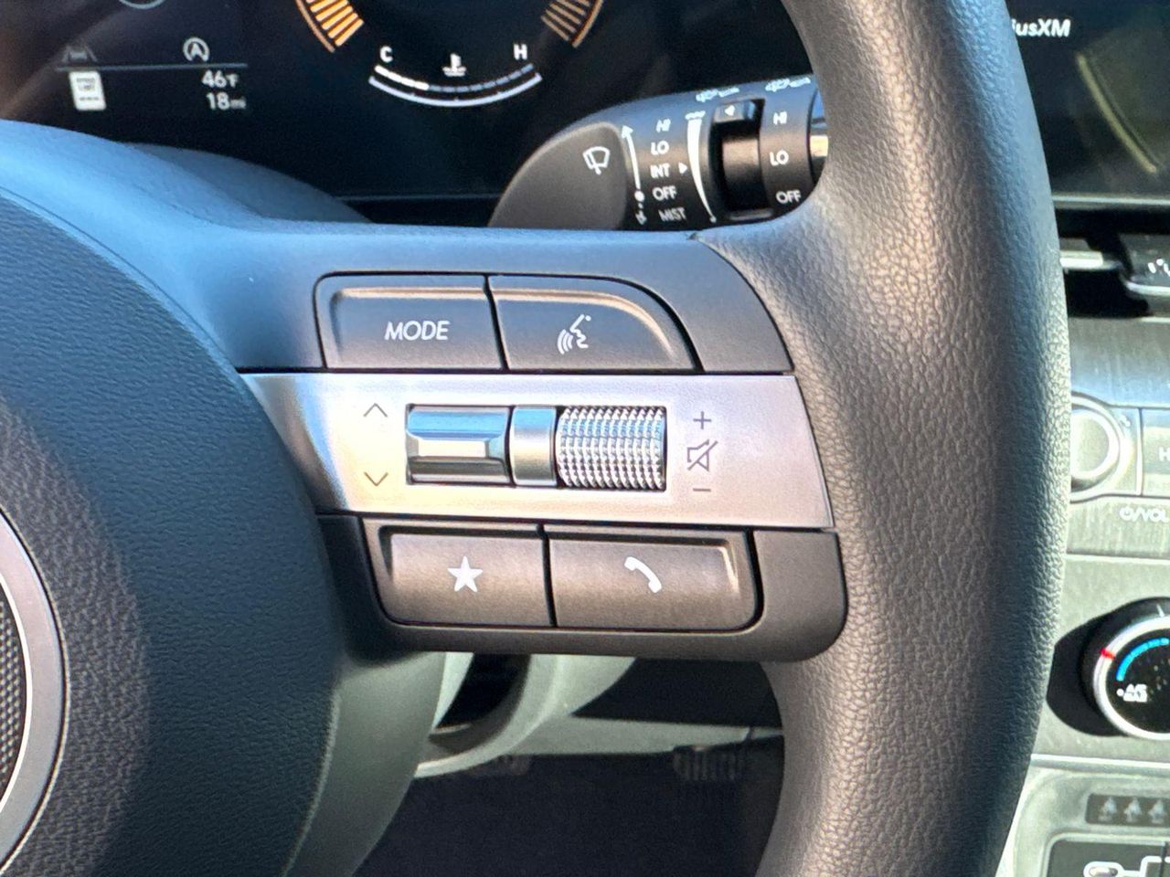 New 2026 White HYUNDAI SE FWD image 27