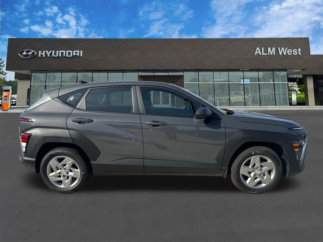 New 2026 Gray Pearl HYUNDAI SE FWD image 5