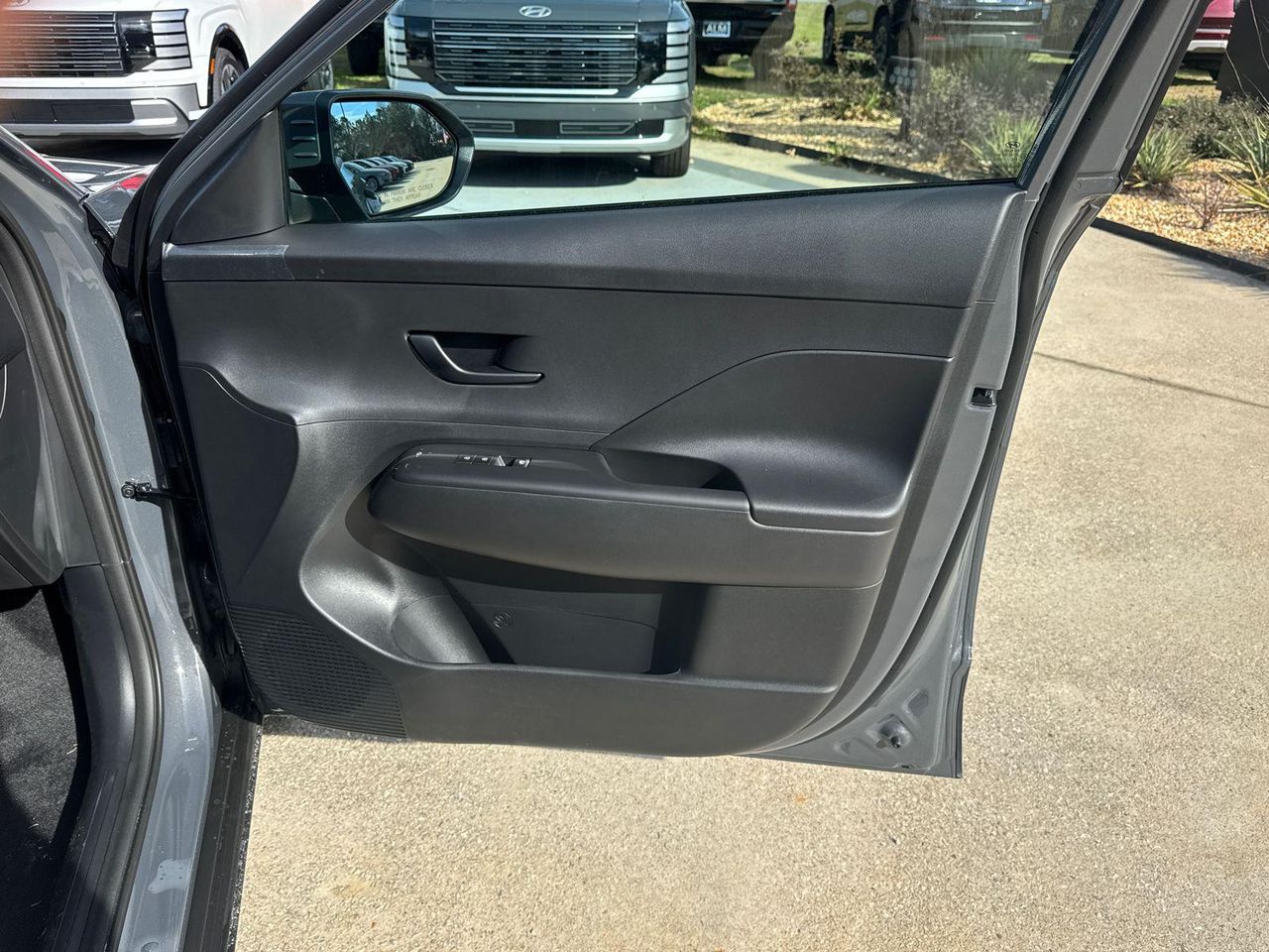 New 2026 Gray Pearl HYUNDAI SE FWD image 15